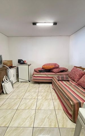 Casa à venda com 600m², 1 quarto e 8 vagas Casa à venda com 600m², 1 quarto e 8 vagasSala