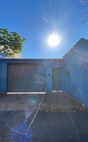 Casa à venda com 600m², 1 quarto e 8 vagas Casa à venda com 600m², 1 quarto e 8 vagasFachada