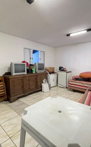 Casa à venda com 600m², 1 quarto e 8 vagas Casa à venda com 600m², 1 quarto e 8 vagasSala