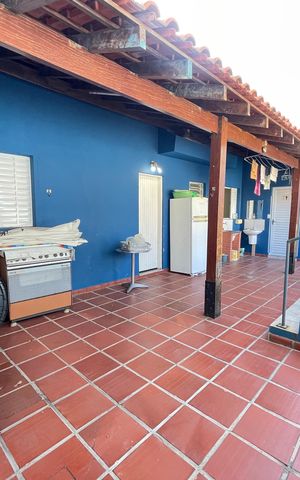 Casa à venda com 600m², 1 quarto e 8 vagas Casa à venda com 600m², 1 quarto e 8 vagasVaranda