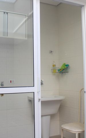 Casa à venda com 130m², 2 quartos e 1 vagaÁrea de Serviço