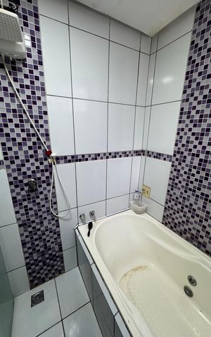 Casa à venda com 217m², 4 quartos e 2 vagas