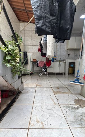 Casa à venda com 217m², 4 quartos e 2 vagas