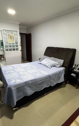 Casa à venda com 217m², 4 quartos e 2 vagas