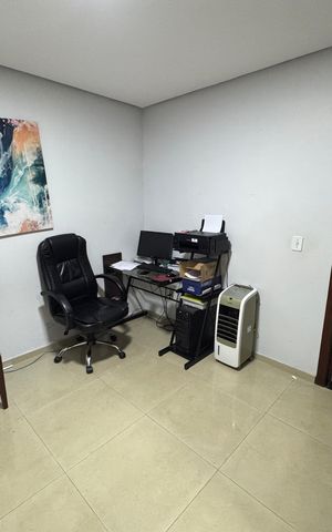 Casa à venda com 217m², 4 quartos e 2 vagas