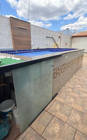 Casa à venda com 217m², 4 quartos e 2 vagas