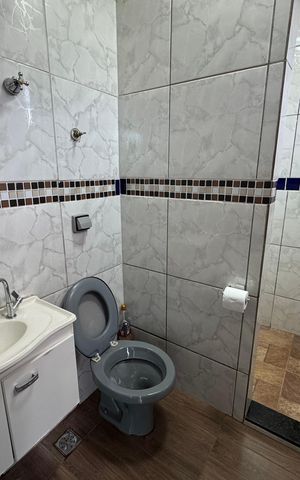 Casa à venda com 217m², 4 quartos e 2 vagas