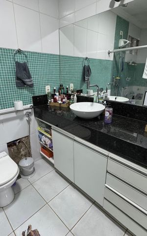 Casa à venda com 217m², 4 quartos e 2 vagas
