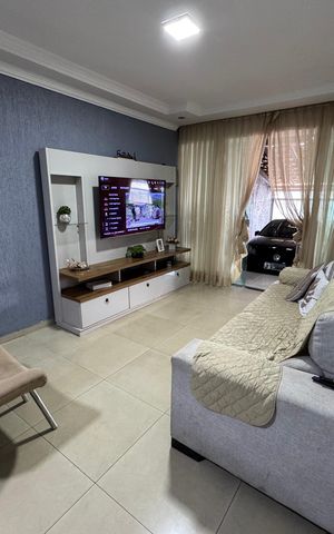 Casa à venda com 217m², 4 quartos e 2 vagas