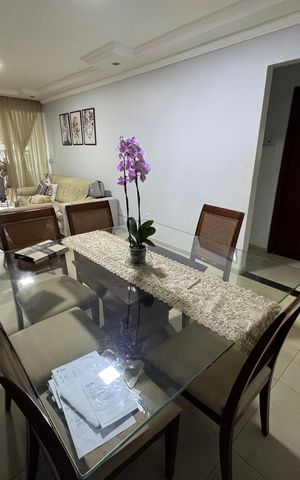 Casa à venda com 217m², 4 quartos e 2 vagas
