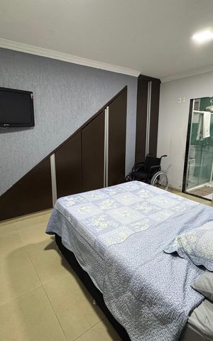 Casa à venda com 217m², 4 quartos e 2 vagas