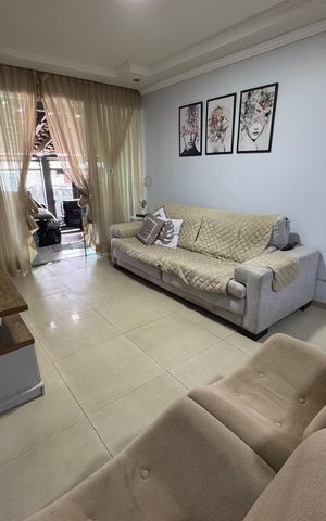 Casa à venda com 217m², 4 quartos e 2 vagas