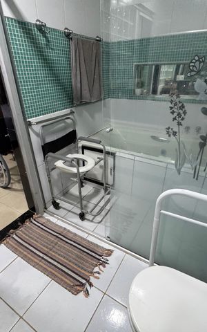 Casa à venda com 217m², 4 quartos e 2 vagas