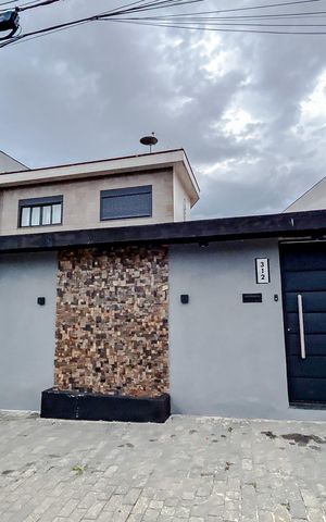 Casa para alugar com 250m², 3 quartos e 3 vagasFachada