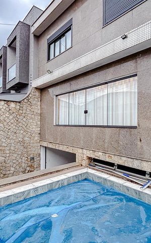 Casa para alugar com 250m², 3 quartos e 3 vagasÁrea externa