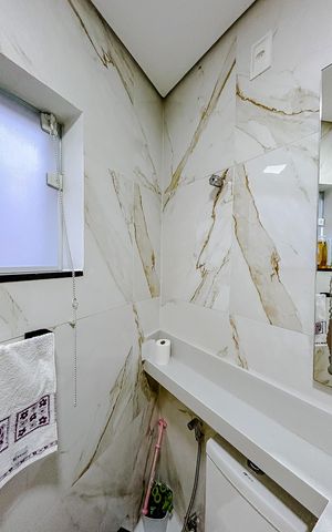 Casa para alugar com 250m², 3 quartos e 3 vagasBanheiro social 