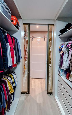 Casa para alugar com 250m², 3 quartos e 3 vagasCloset da suíte