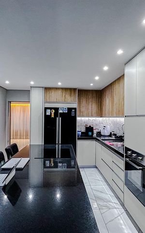 Casa para alugar com 250m², 3 quartos e 3 vagasCozinha e Área de Serviço