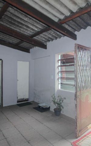 Casa à venda com 174m², 3 quartos e 3 vagas Casa à venda com 174m², 3 quartos e 3 vagasSala 2