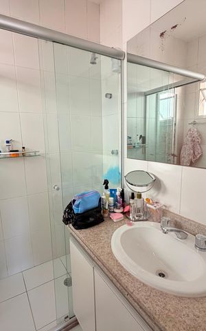 Casa de condomínio para alugar com 180m², 4 quartos e 2 vagas Casa de condomínio para alugar com 180m², 4 quartos e 2 vagasBanheiro suíte