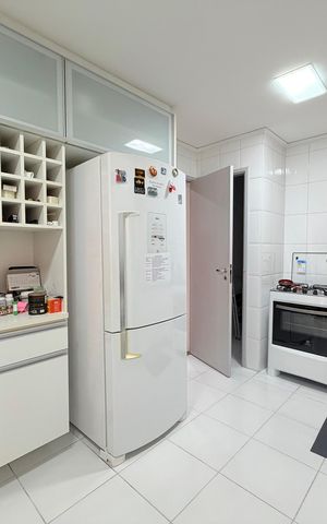 Casa de condomínio para alugar com 180m², 4 quartos e 2 vagas Casa de condomínio para alugar com 180m², 4 quartos e 2 vagasCozinha
