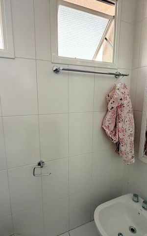 Casa de condomínio para alugar com 180m², 4 quartos e 2 vagas Casa de condomínio para alugar com 180m², 4 quartos e 2 vagasBanheiro suite