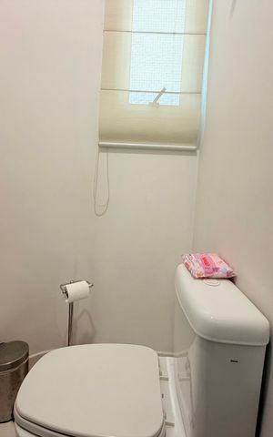 Casa de condomínio para alugar com 180m², 4 quartos e 2 vagas Casa de condomínio para alugar com 180m², 4 quartos e 2 vagasLavabo