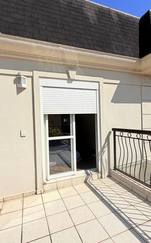 Casa de condomínio para alugar com 180m², 4 quartos e 2 vagas Casa de condomínio para alugar com 180m², 4 quartos e 2 vagasVaranda suíte