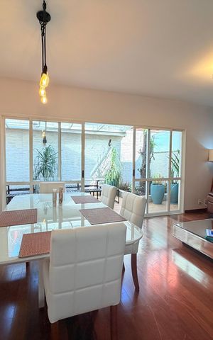 Casa de condomínio para alugar com 180m², 4 quartos e 2 vagas Casa de condomínio para alugar com 180m², 4 quartos e 2 vagasSala