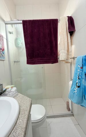 Casa de condomínio para alugar com 180m², 4 quartos e 2 vagas Casa de condomínio para alugar com 180m², 4 quartos e 2 vagasBanheiro