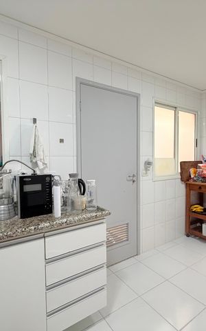 Casa de condomínio para alugar com 180m², 4 quartos e 2 vagas Casa de condomínio para alugar com 180m², 4 quartos e 2 vagasCozinha