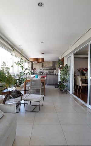 Apartamento à venda com 213m², 3 quartos e 3 vagasVaranda gourmet