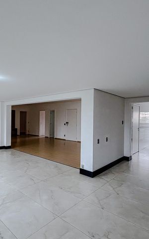 Apartamento para alugar com 315m², 4 quartos e 5 vagasVaranda