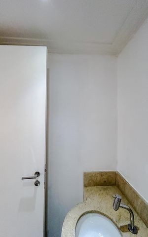 Apartamento para alugar com 315m², 4 quartos e 5 vagasLavabo