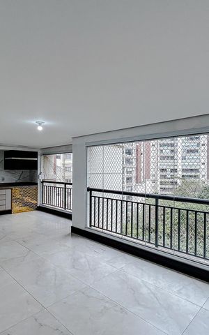 Apartamento para alugar com 315m², 4 quartos e 5 vagasVaranda