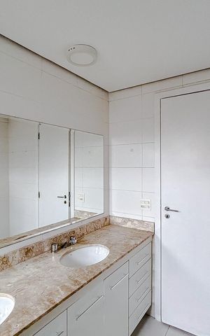 Apartamento para alugar com 315m², 4 quartos e 5 vagasBanheiro da Suíte 2