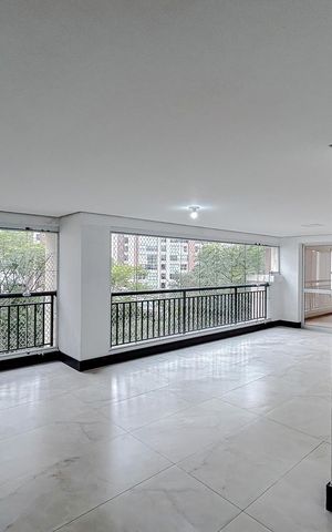 Apartamento para alugar com 315m², 4 quartos e 5 vagasVaranda