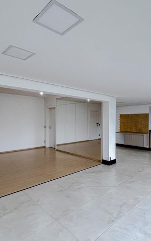 Apartamento para alugar com 315m², 4 quartos e 5 vagasVaranda