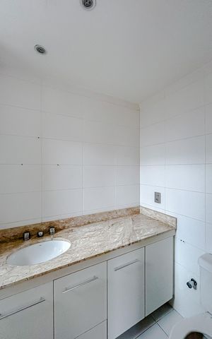 Apartamento para alugar com 315m², 4 quartos e 5 vagasBanheiro da Suíte 1