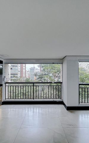 Apartamento para alugar com 315m², 4 quartos e 5 vagasVaranda