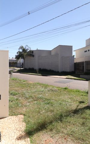 Casa de condomínio para alugar com 210m², 3 quartos e 4 vagasPlaquinha