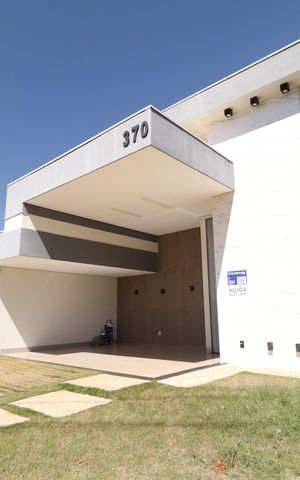 Casa de condomínio para alugar com 210m², 3 quartos e 4 vagasPlaquinha