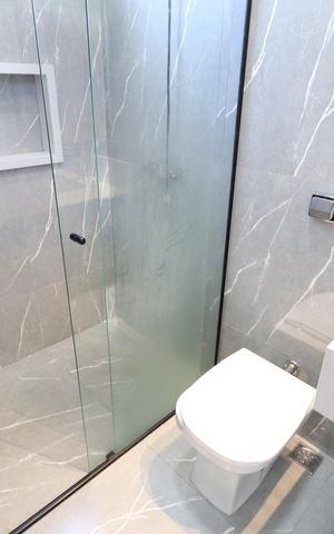 Casa de condomínio para alugar com 210m², 3 quartos e 4 vagasBanheiro do Quarto 2