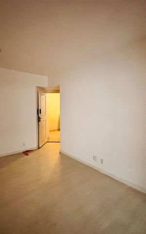 Apartamento à venda com 85m², 3 quartos e 2 vagas Apartamento à venda com 85m², 3 quartos e 2 vagasSala