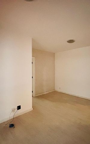 Apartamento à venda com 85m², 3 quartos e 2 vagas Apartamento à venda com 85m², 3 quartos e 2 vagasSala
