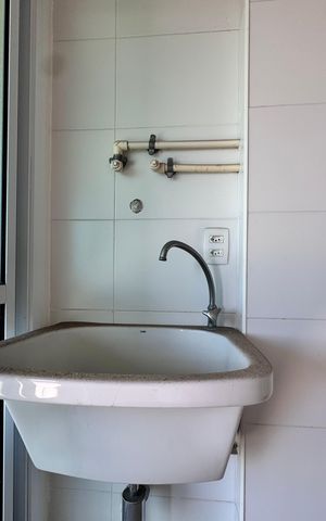 Apartamento para alugar com 135m², 2 quartos e 2 vagas Apartamento para alugar com 135m², 2 quartos e 2 vagasCozinha e Área de Serviço