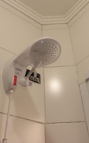 Apartamento para alugar com 100m², 2 quartos e 2 vagasBanheiro da Suíte - Chuveiro