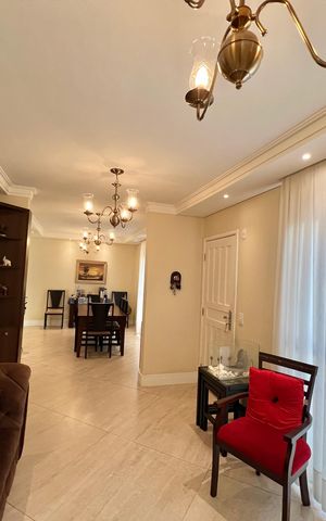 Casa de condomínio à venda com 128m², 5 quartos e 2 vagas Casa de condomínio à venda com 128m², 5 quartos e 2 vagasSala