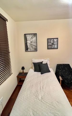 Casa de condomínio à venda com 128m², 5 quartos e 2 vagas Casa de condomínio à venda com 128m², 5 quartos e 2 vagasQuarto