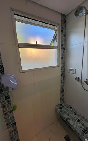 Casa de condomínio à venda com 128m², 5 quartos e 2 vagas Casa de condomínio à venda com 128m², 5 quartos e 2 vagasBanheiro